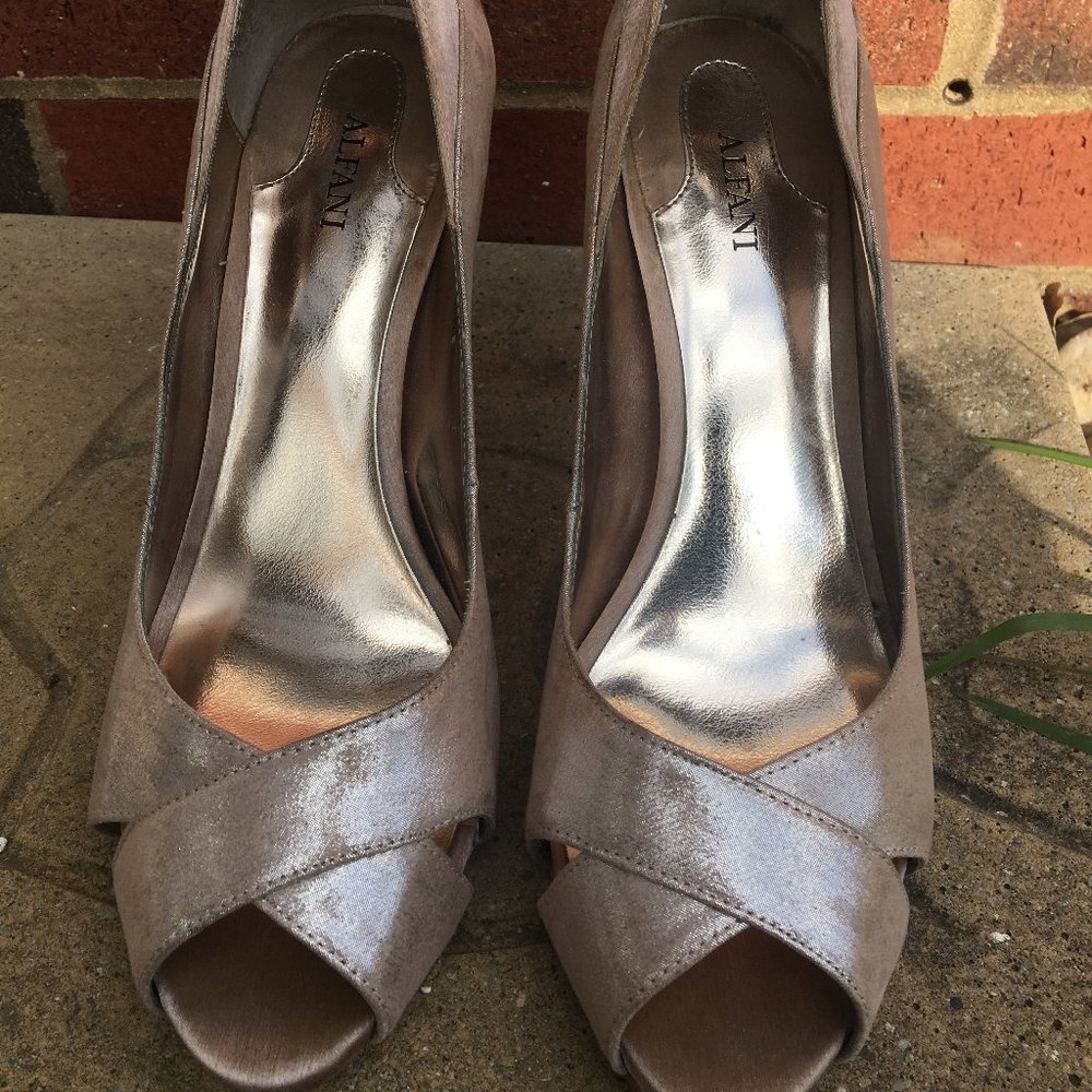 Alfani Heels - Picture 3 of 6